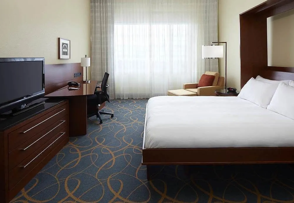 ****  Marriott Montreal Airport In-Terminal Hotel Dorval Canada