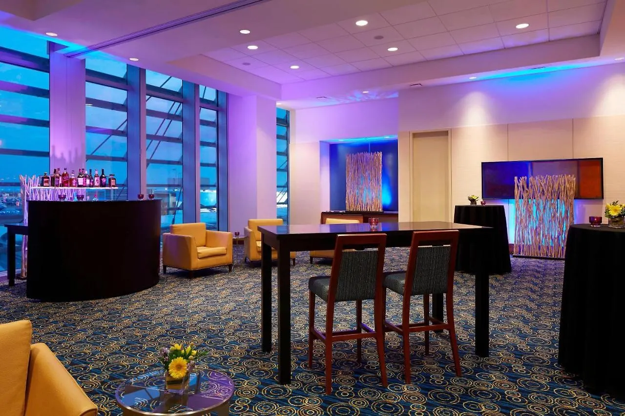 Marriott Montreal Airport In-Terminal Hotel Dorval