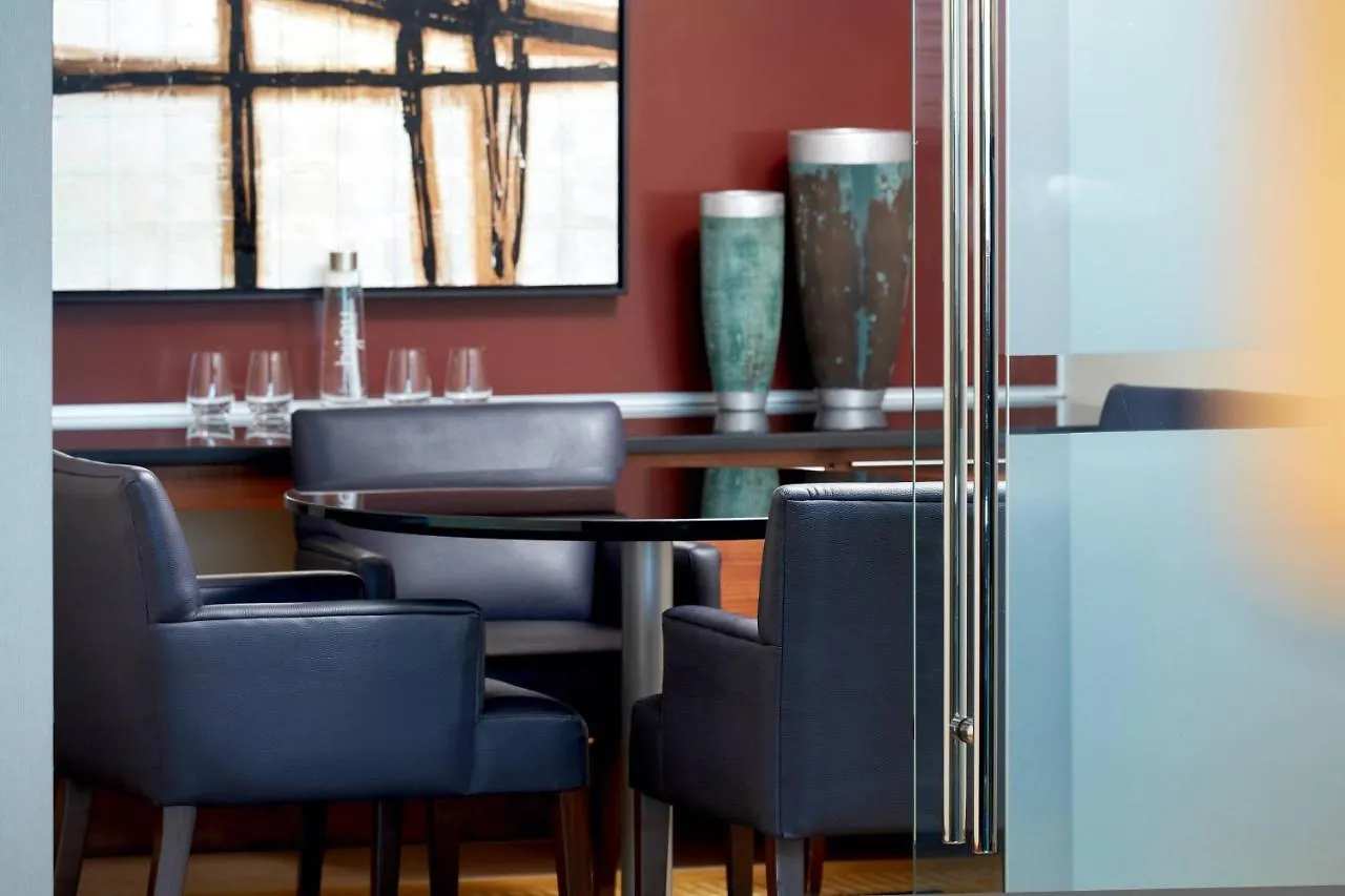 Marriott Montreal Airport In-Terminal Hotel Dorval