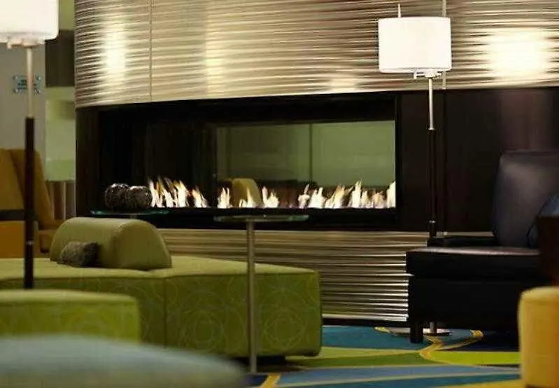 Marriott Montreal Airport In-Terminal Hotel Dorval 4*,